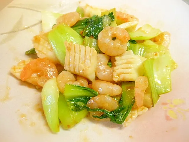 アルプスの乙女さんの☆チンゲン菜・むき海老・イカのピリ辛中華炒め☆ #楽天レシピ|楽天レシピさん