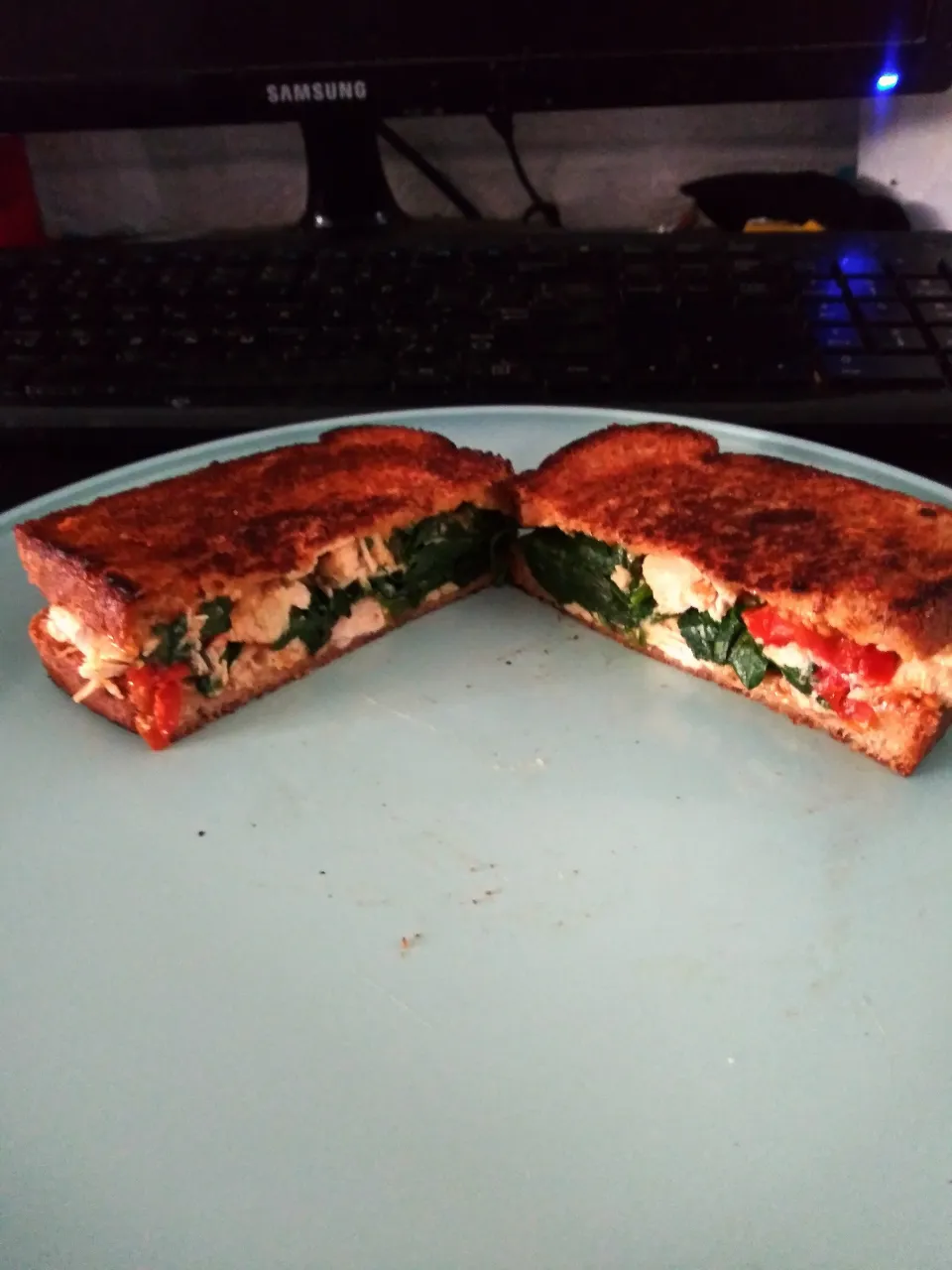 Snapdishの料理写真:grilled chicken spinach tomato and cheese sandwich|joanna mooreさん