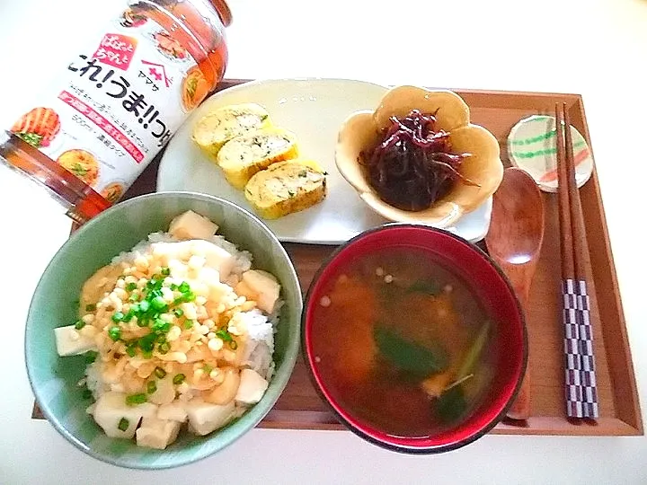 🍚豆腐とあげの丼
🌿小松菜とえのきのみそ汁
🌿三つ葉入りだし巻き
🌿いかなご|tomoさん