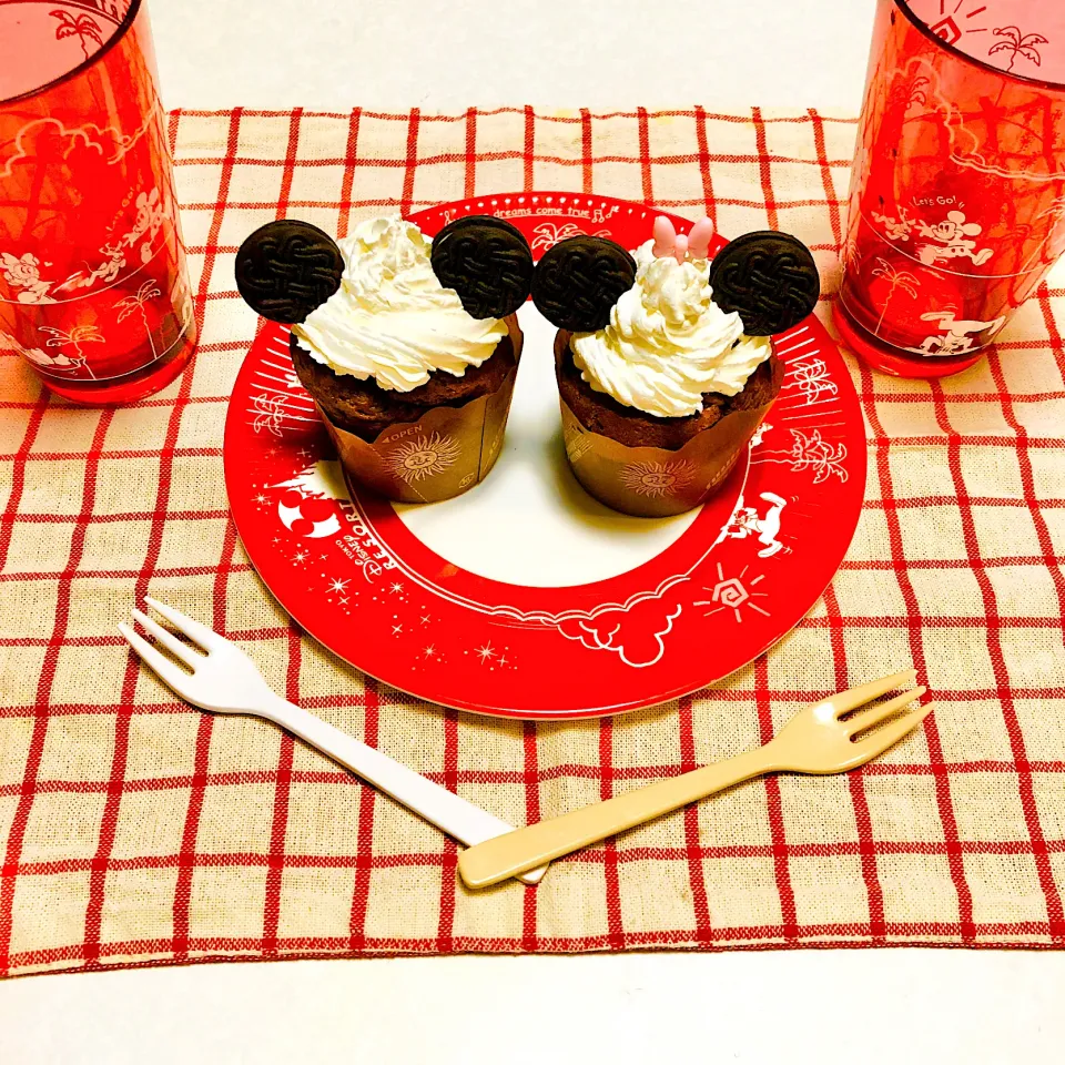 Snapdishの料理写真:チョコカップケーキ●  ●❤️●🎀●|えまむらさん