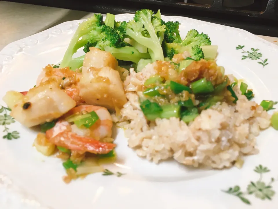 Scallops,shrimp with garlic sauce and coconut rice|reigineさん