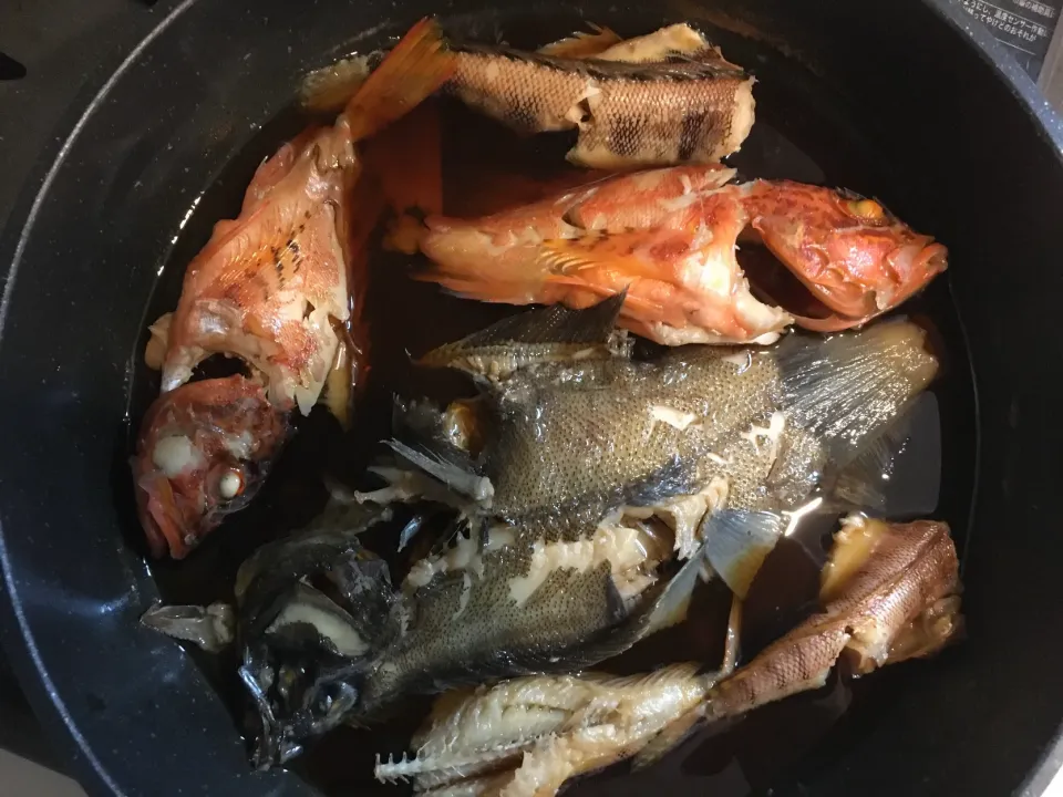 釣ってきたカレイ、カサゴ等の魚を煮付け|フージさん