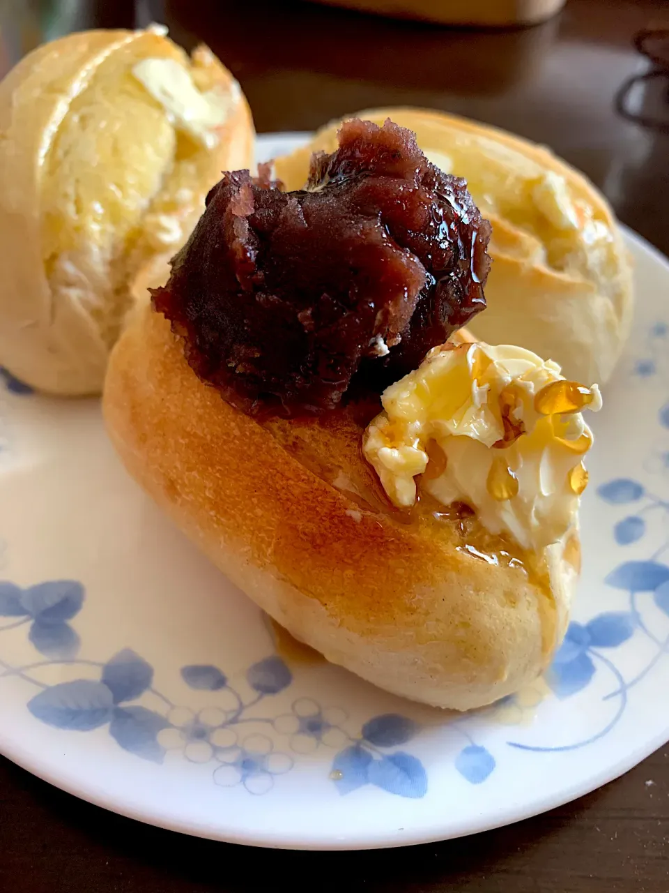 朝、コストコパンにあんこのせて🥖|みっこちゃんさん