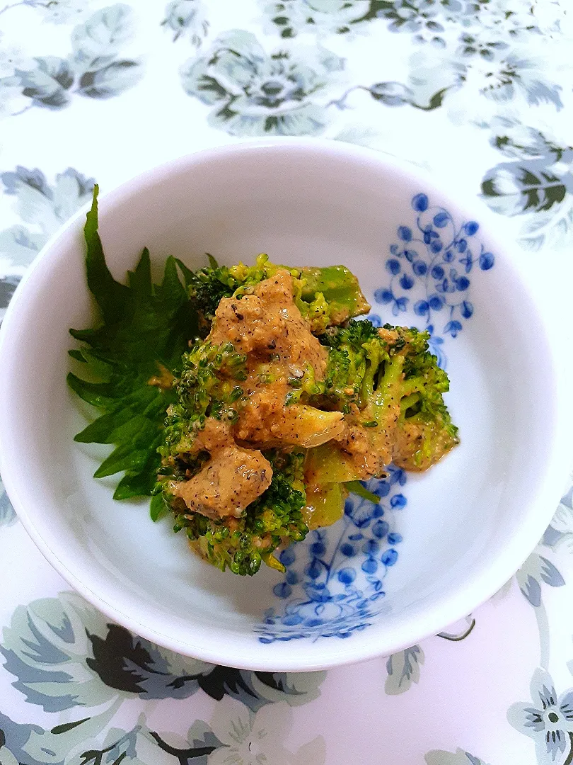 🔷🥦ブロッコリーの🥜ピーナッツ胡麻味噌あえ🔷|@きなこさん