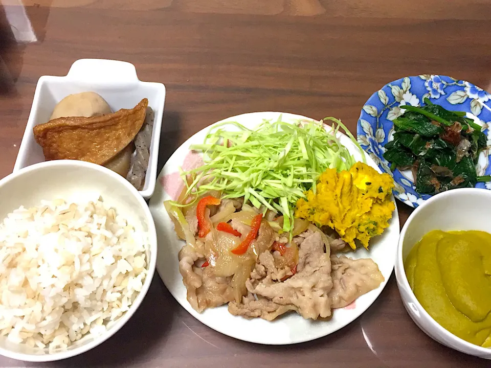 豚の生姜焼き かぼちゃサラダ かぼちゃまるごとポタージュ ほうれん草のおひたし 煮物|おさむん17さん