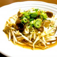 ヤマサのうまつゆで、もやしと舞茸のナムル