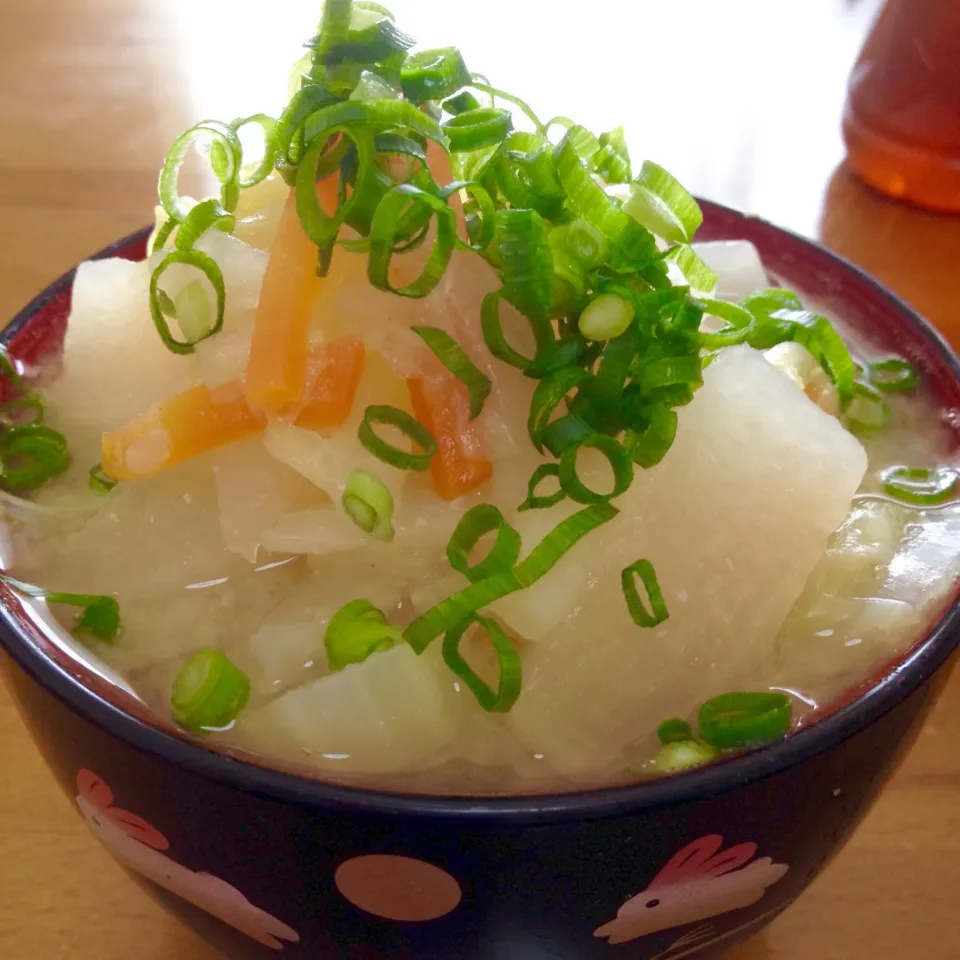 具沢山味噌汁🍀明日は寒くなるみたいで雪マークついてました💦|まいりさん