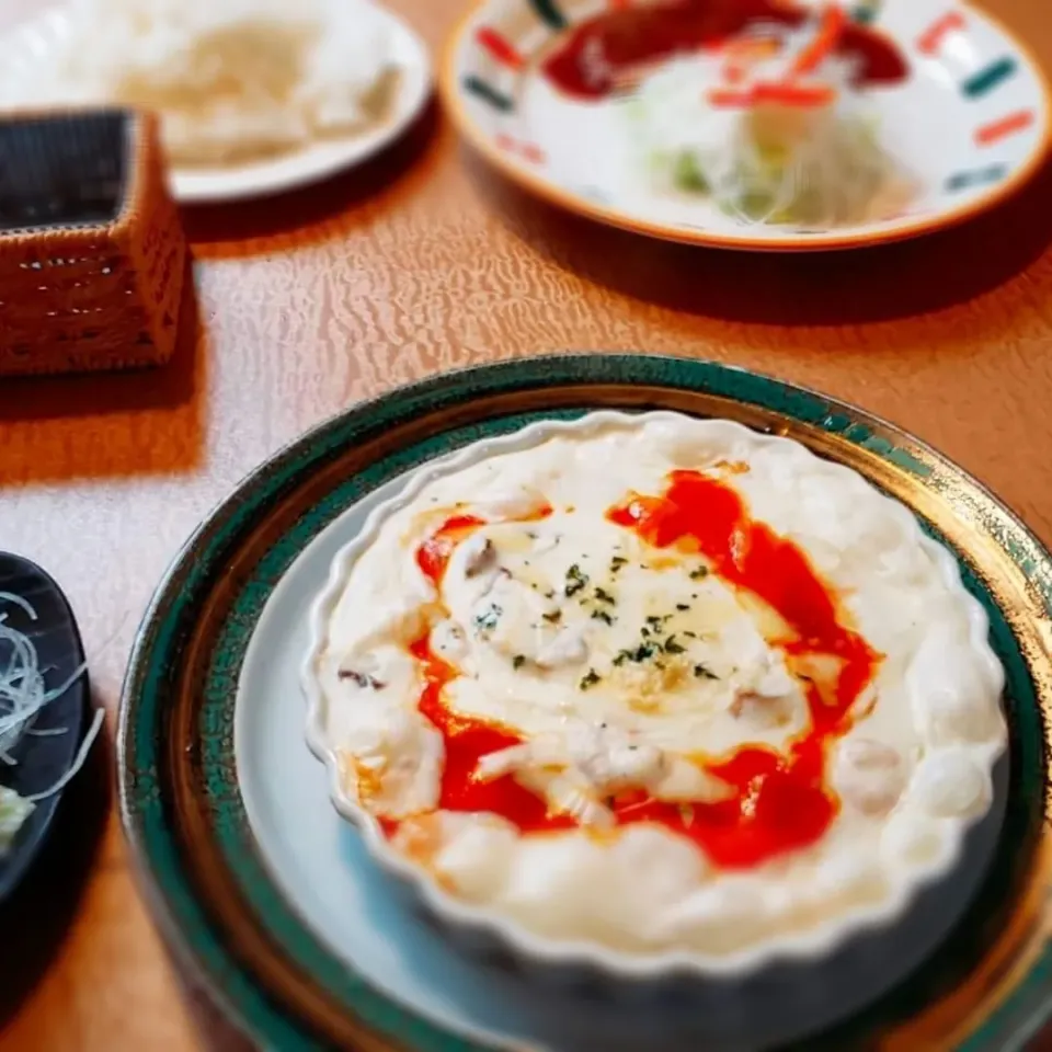 本日のランチ☀️🍴
小えびのクリームライスグラタン
相方さんは気まぐれハンバーグランチ|yukaringoさん