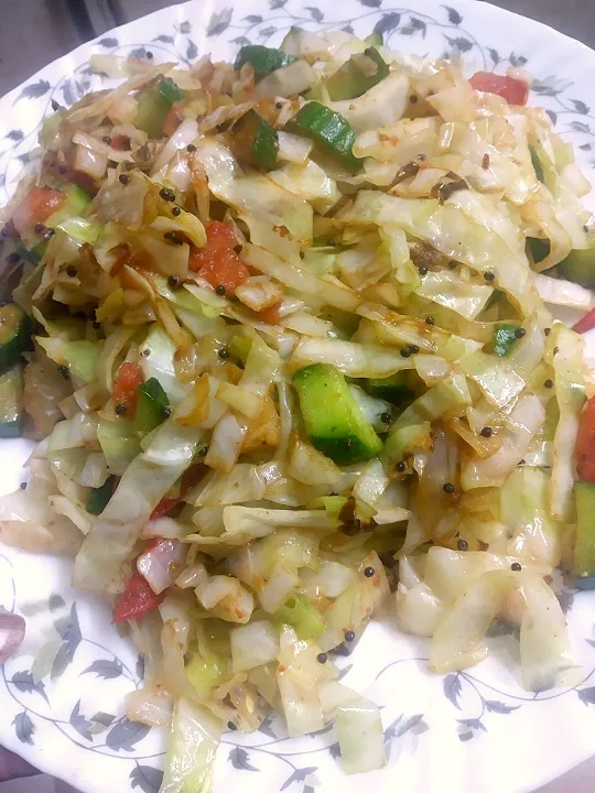 cabbage cucumber stirfry|hinaさん