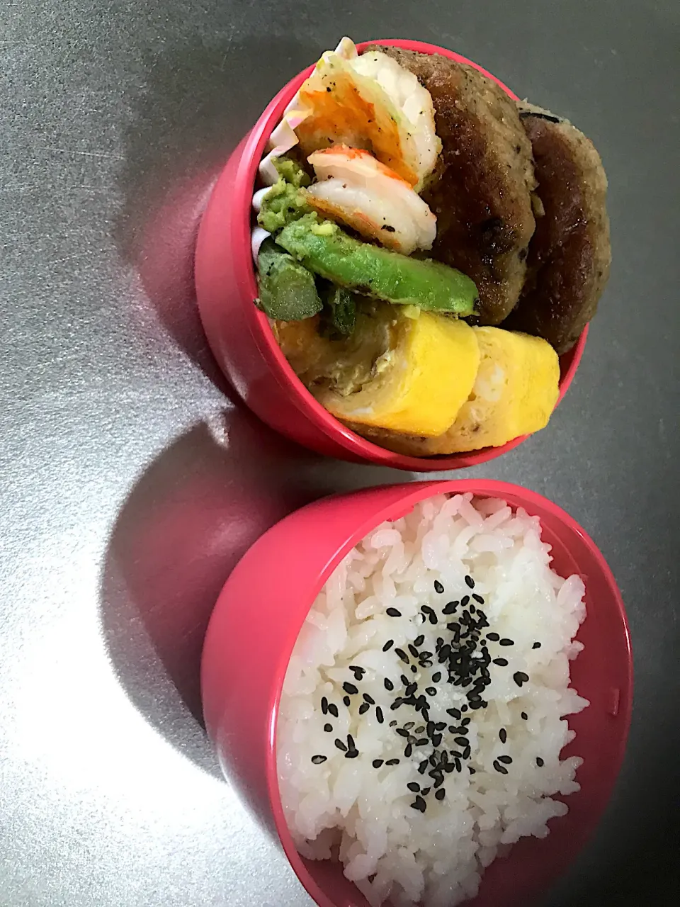 Snapdishの料理写真:おからの煮物リメイク照り焼きハンバーグ弁当(笑)|ちーさん