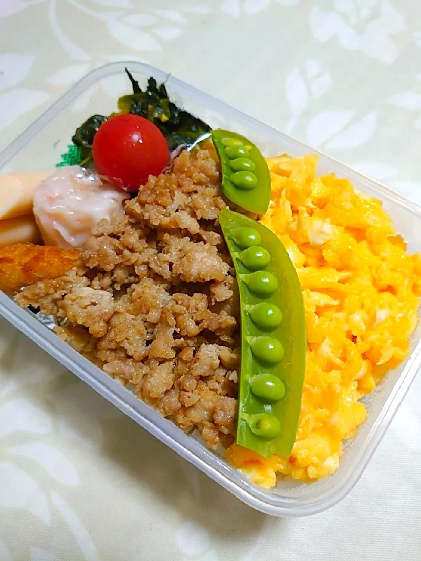 私のお弁当
昨日は食べずにとっておきました。

しゅうまい、コロッケ、ほうれん草バター炒めを添えて|🍒ふみりん🍒さん