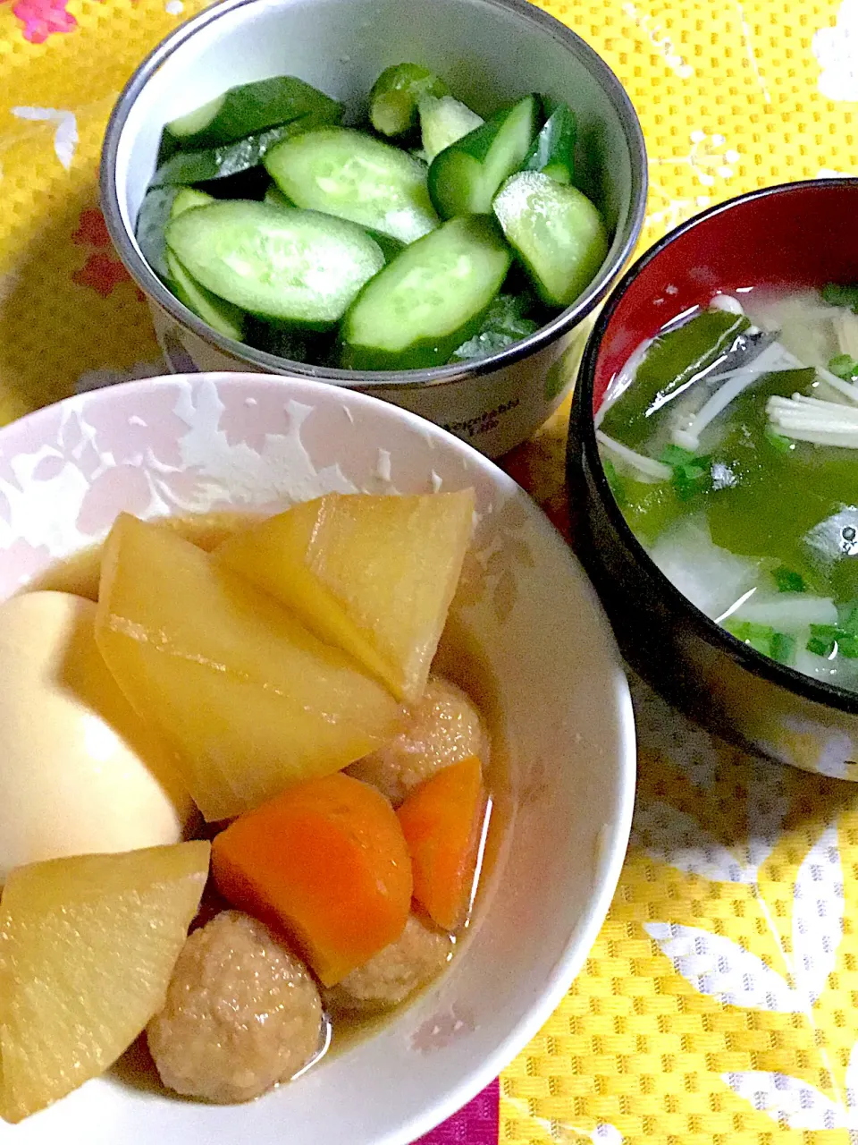 鶏団子と大根の煮物　糠漬け　味噌汁|掛谷節子さん