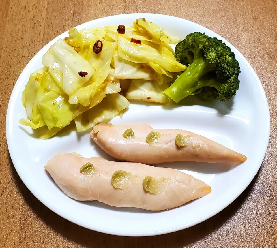 Snapdishの料理写真:ササミワサビ
アンチョビキャベツ、ブロッコリー|ナナさん