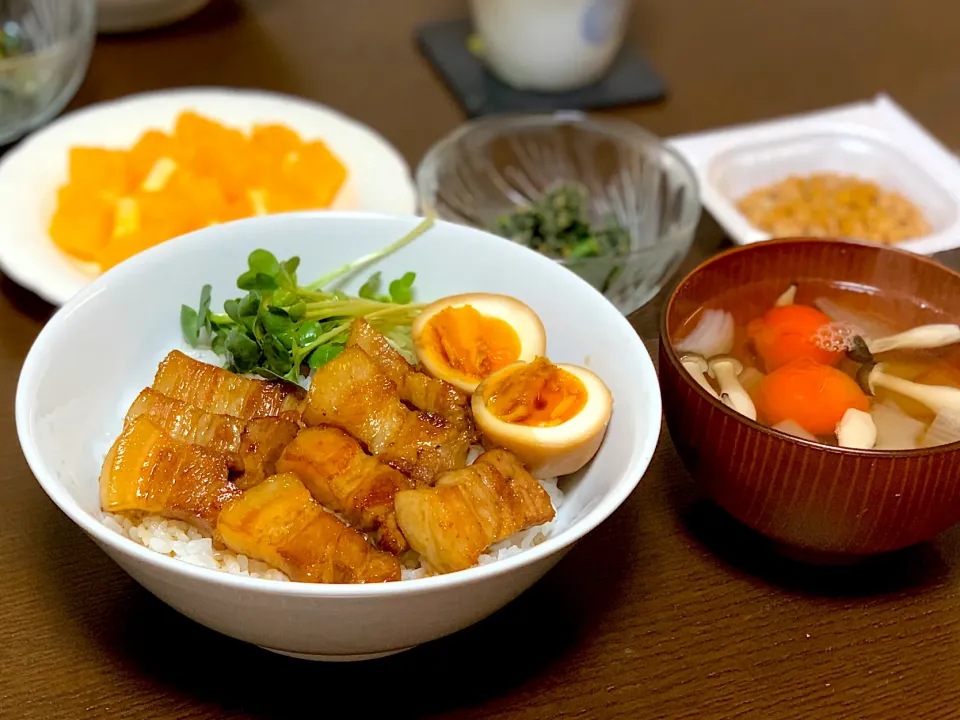 🌸 焼豚丼 🌸|たんちゃんさん