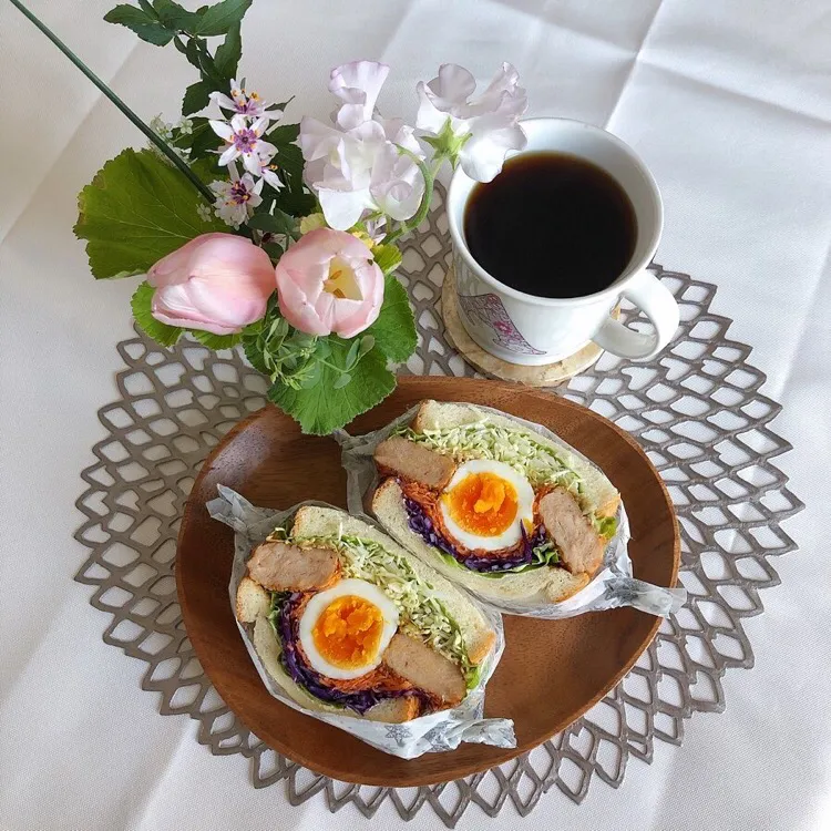 Snapdishの料理写真:2/18❤︎照り焼きチキン&半熟たまごサンド❤︎ 
外出していた為かなり遅いお昼ごはん…|Makinsさん