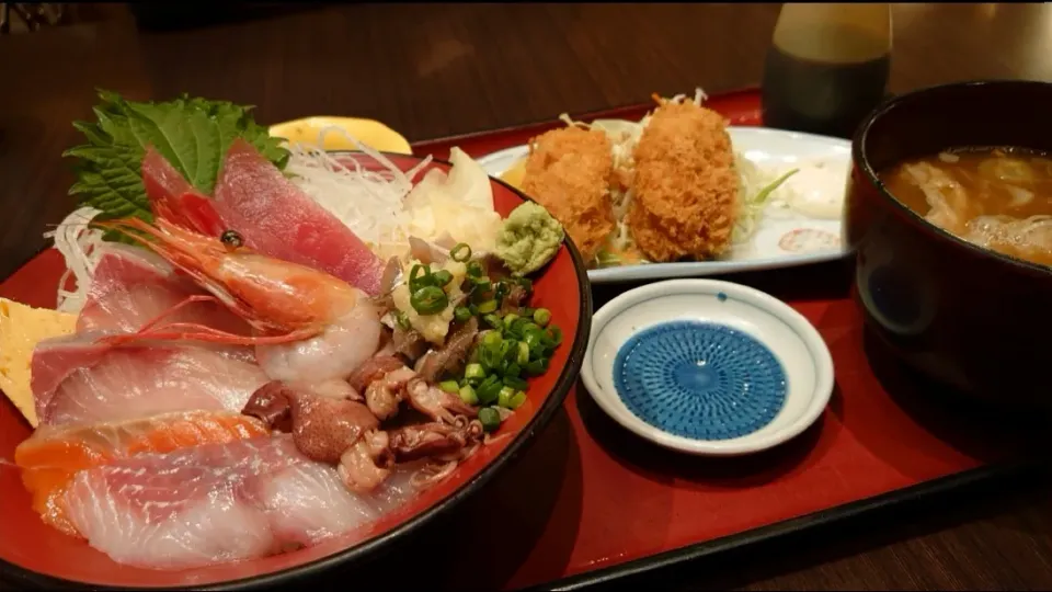 カキフライ&海鮮丼&あら汁🐟|メイメイda.さん