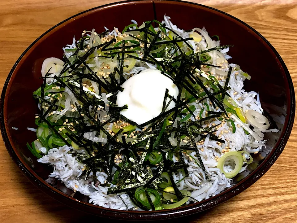 ☆しらす丼|まぁたんさん