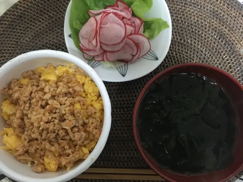 炒りたまごと鶏そぼろ丼|*なおみん*さん