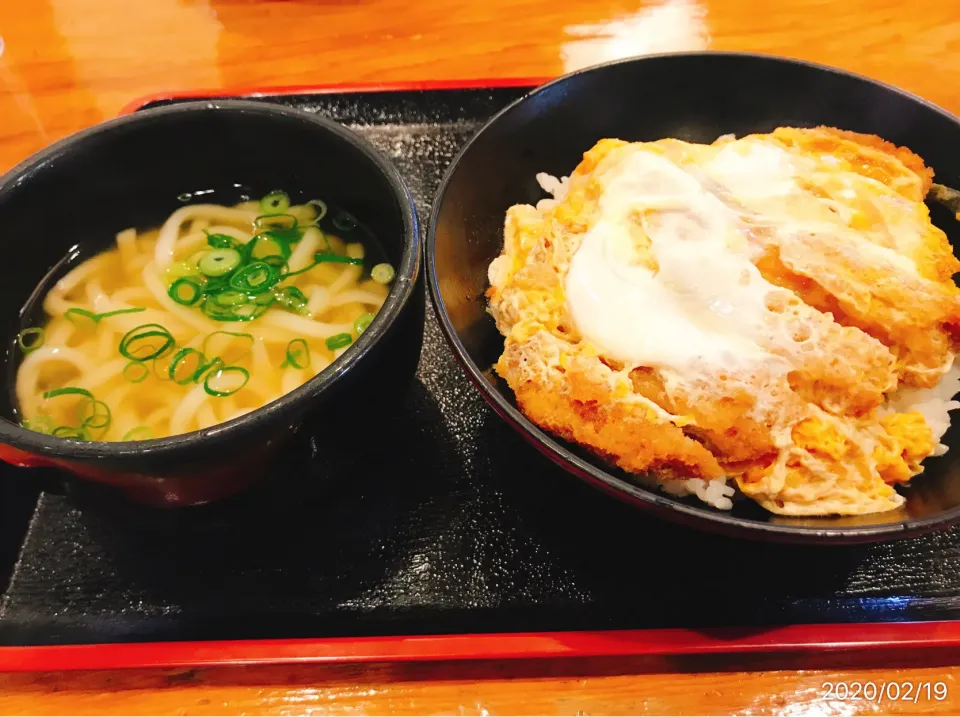 カツ丼定食|コージ💫さん