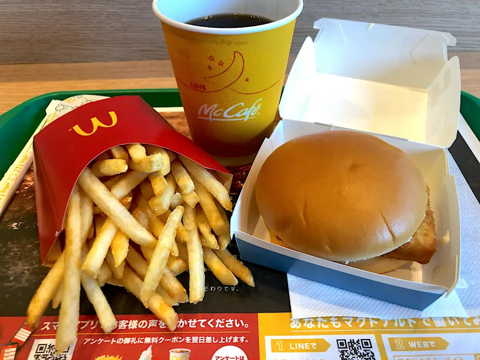 Snapdishの料理写真:フィレオフィッシュセット|T. Wonderさん