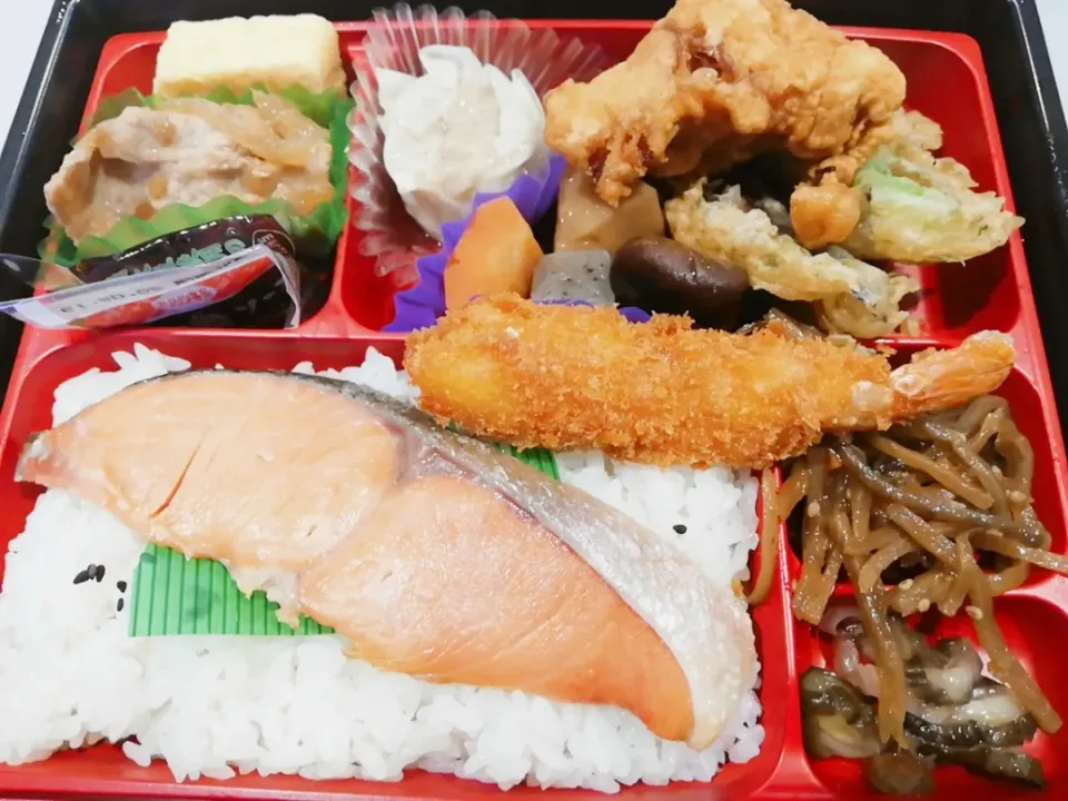 幕の内弁当|ますおさん