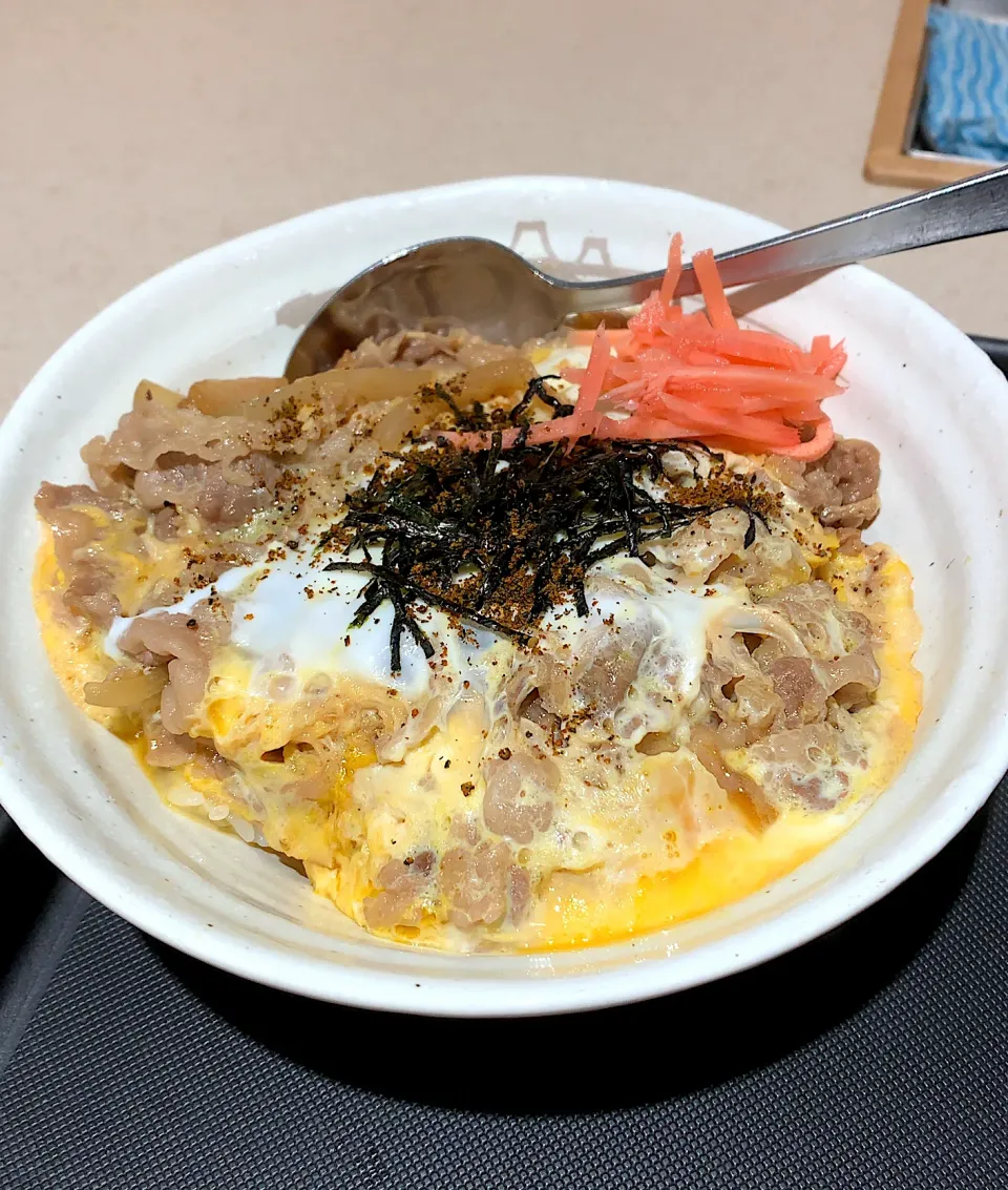 牛とじ丼|るみおんさん