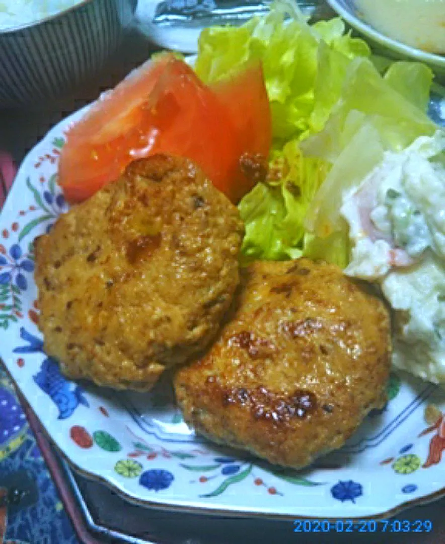 よねばーばの朝ごはん
鶏ミンチのハンバーグ|yoneばーばさん