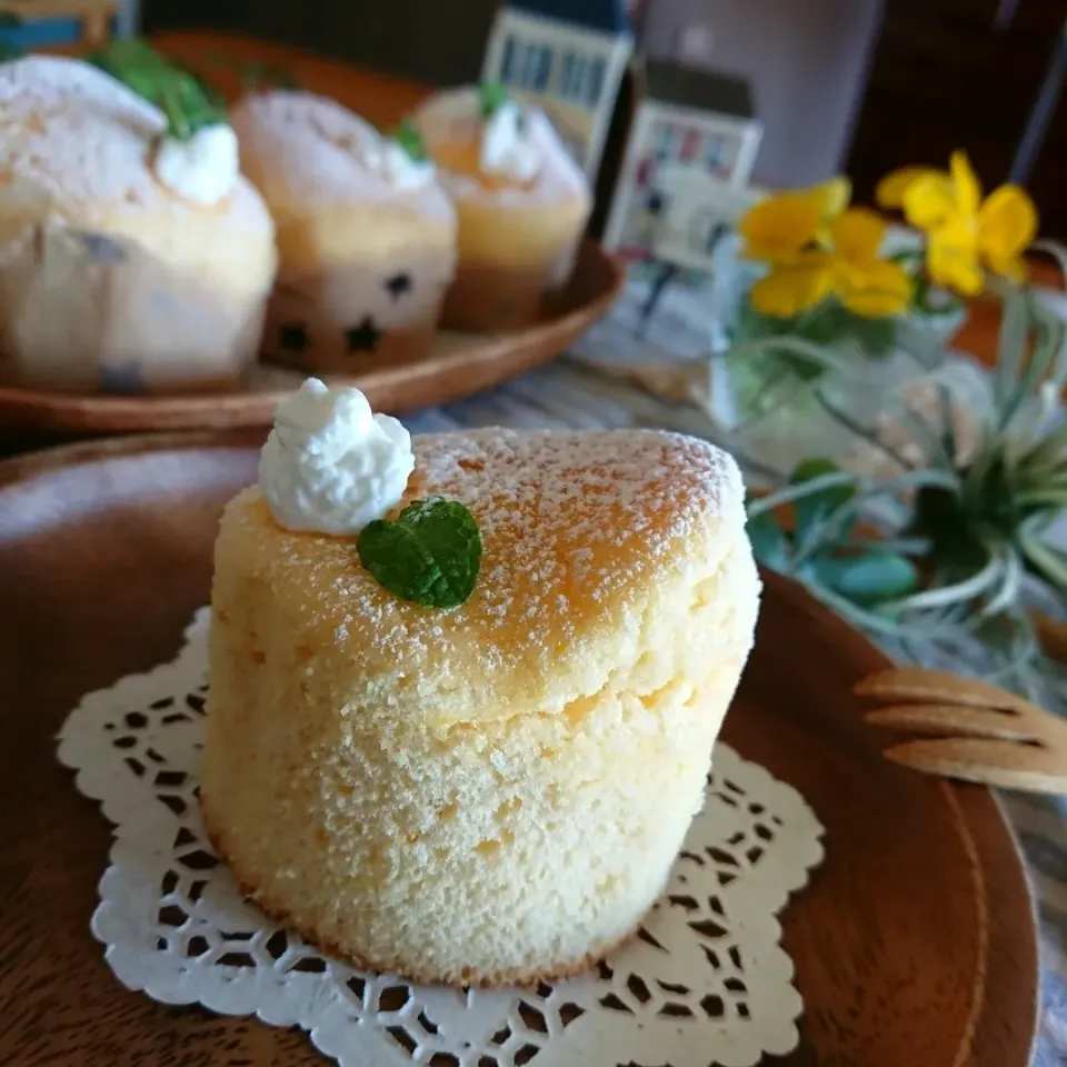 ちょこさんの料理 ふわふわ～♪
レモンシフォンケーキ🍋✨|とまと🍅さん