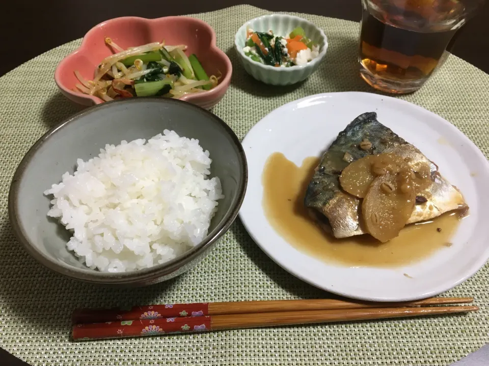 サバの味噌煮　小松菜の白和え　もやしのカレーシャキシャキ炒め|ちぐあささん