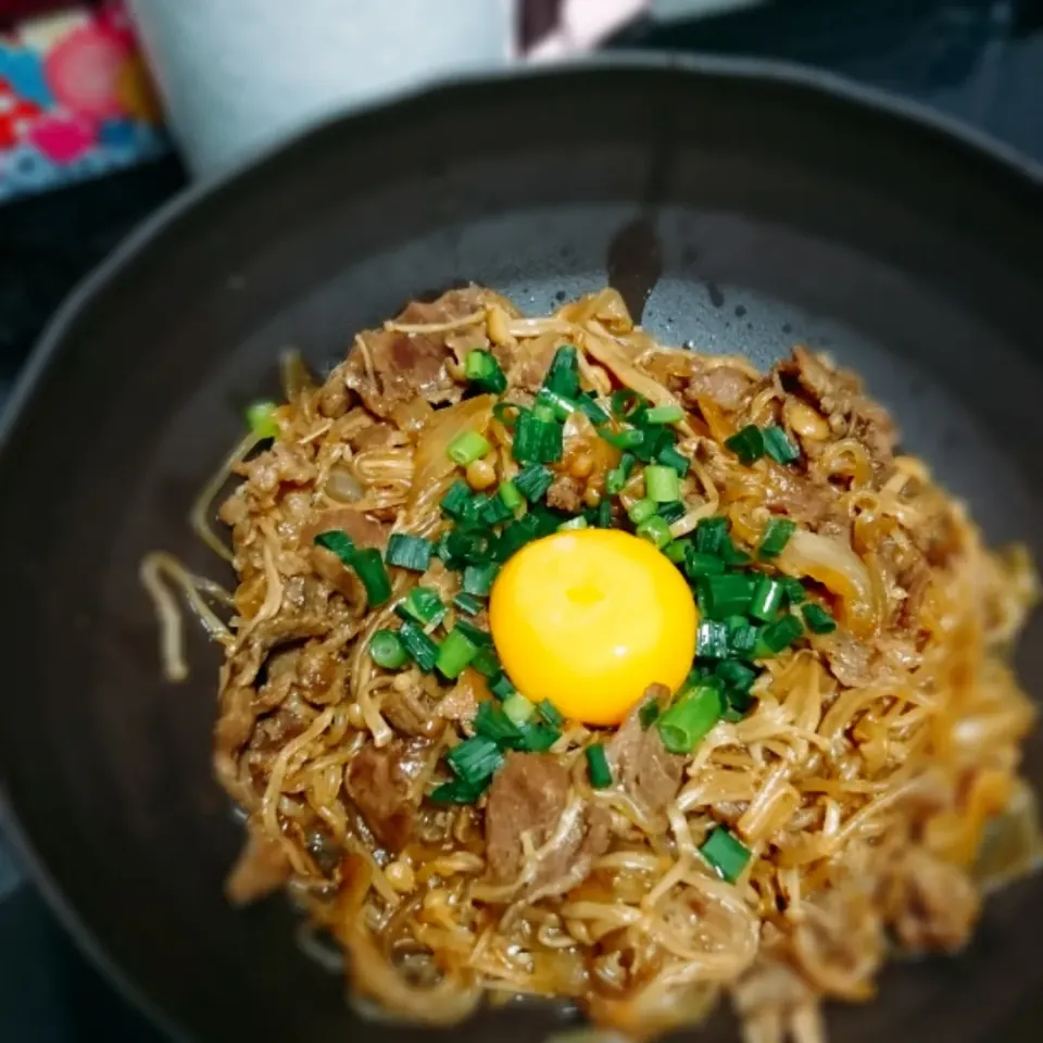 Snapdishの料理写真:豚こま肉のすき焼き風炒め🐮|もえさん