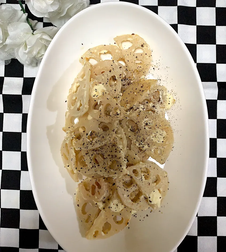 あいさんの料理 れんこんのオリーブオイル焼きクリームチーズからめ|❁︎na--na❁︎Nさん