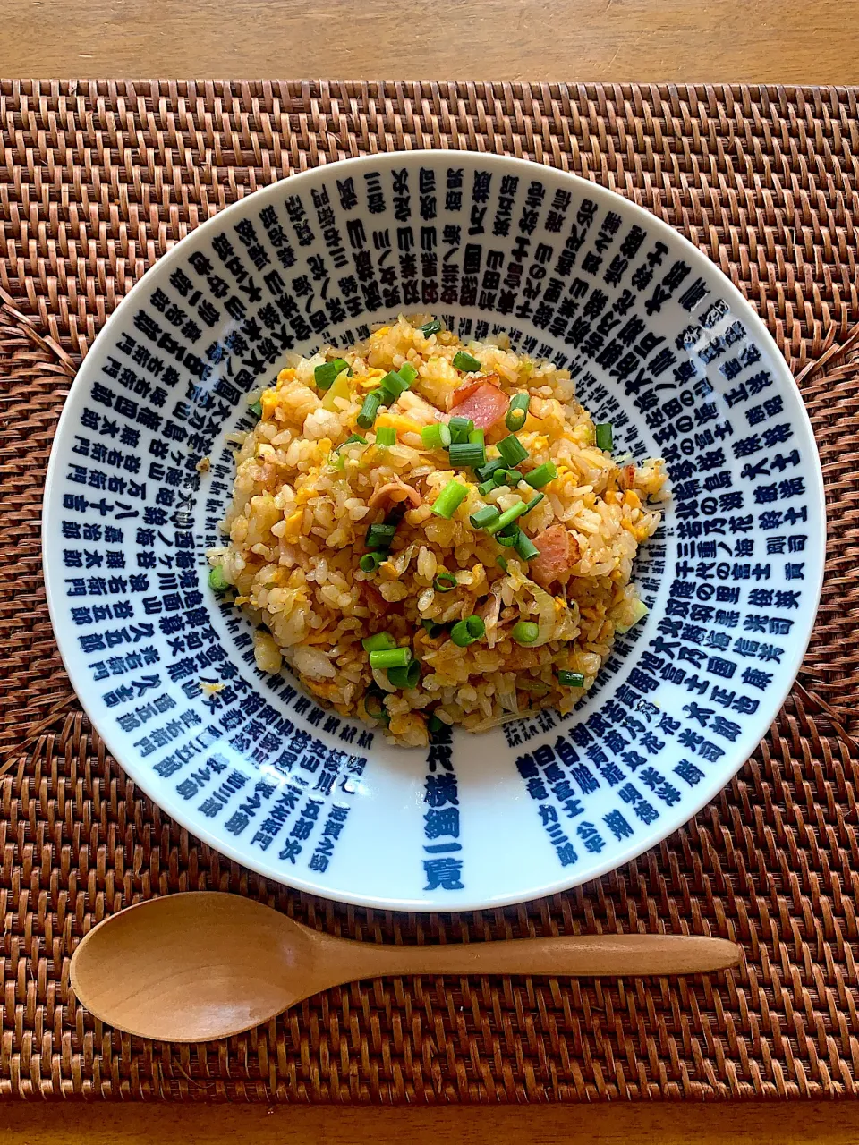 Snapdishの料理写真:焦がしニンニクがきいたネギ炒飯|ひろさん