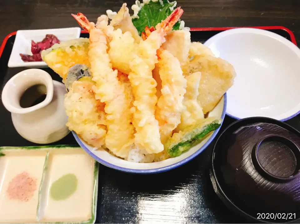 塩で食べる海鮮てんぷら 汐彩　　『名物　海鮮天丼』|コージ💫さん