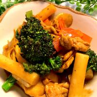 ブロッコリー入りカレー味のトッポッキ💕💕💕