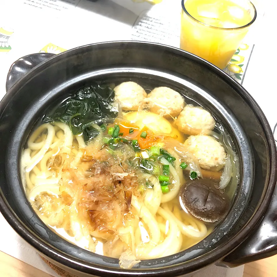 鶏肉団子入りの鍋焼きうどん|おまめさん