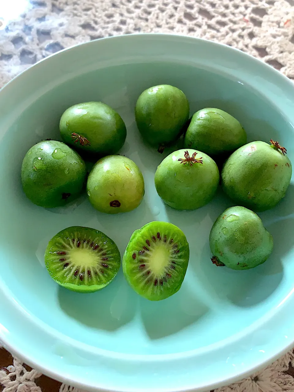 Snapdishの料理写真:Munch’n kiwi berries|Sachyさん