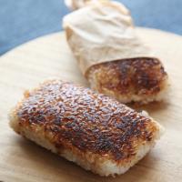 バウルーでスパムチーズ入り焼きおにぎり