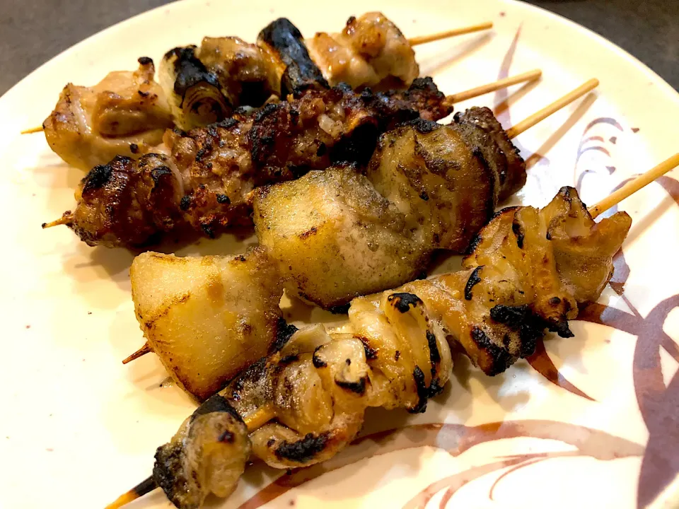 加賀屋　もつ焼きセット（シロ・カシラ・ナンコツ・ねぎま）|ゆうじ.さん