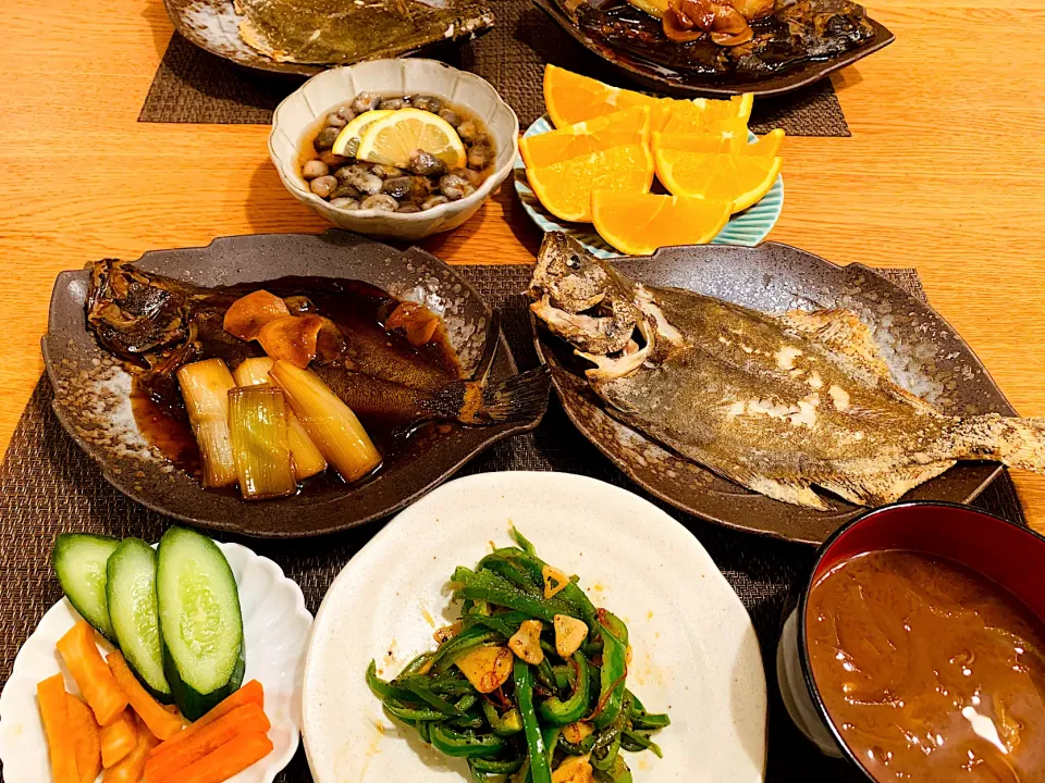 我が家の晩ごはん🍚大きなヒラメ1人2尾🐟新鮮魚はうまい😋豆乳グルト味噌のお漬物もあります|いちごさん