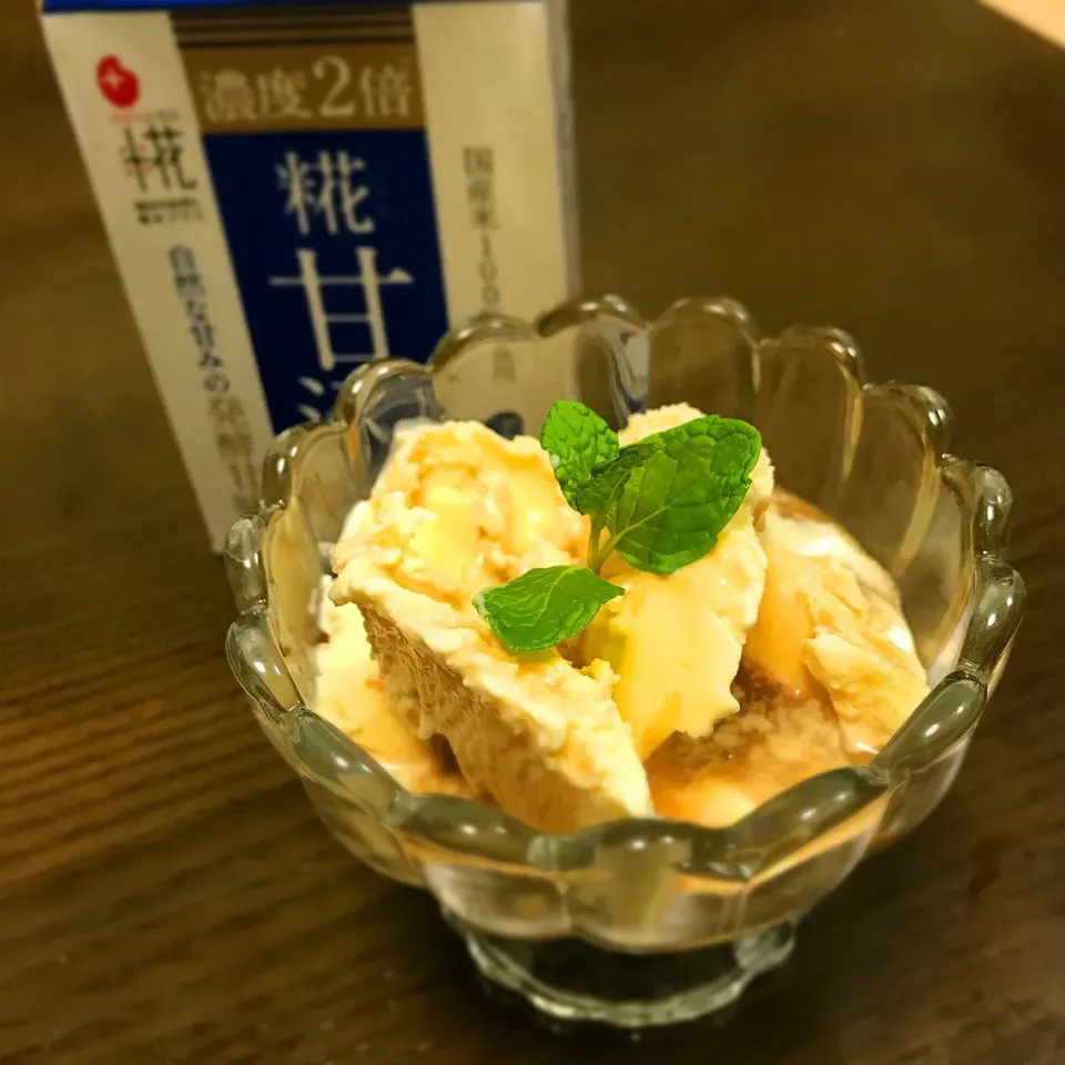 バニラアイスに麹甘酒とコーヒでアフォガード風に。|MAYUKOさん