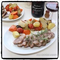 Roast pork🐷with sparkling wine🍷﻿