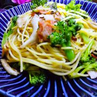 Today,s lunch( ˘ ³˘)♥delicious🤩

ブロッコリーときのこのペペロンチーノ

