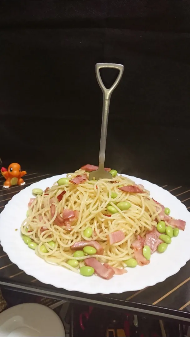 ベーコンと枝豆のパスタ|ミキ♂さん