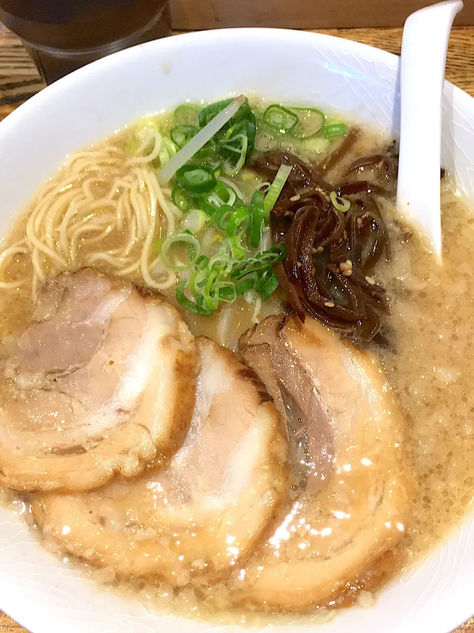 Snapdishの料理写真:醤油豚骨ラーメン@でびっと/中延|aaa..caさん