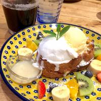 おやつパンケーキアイスクリーム添え