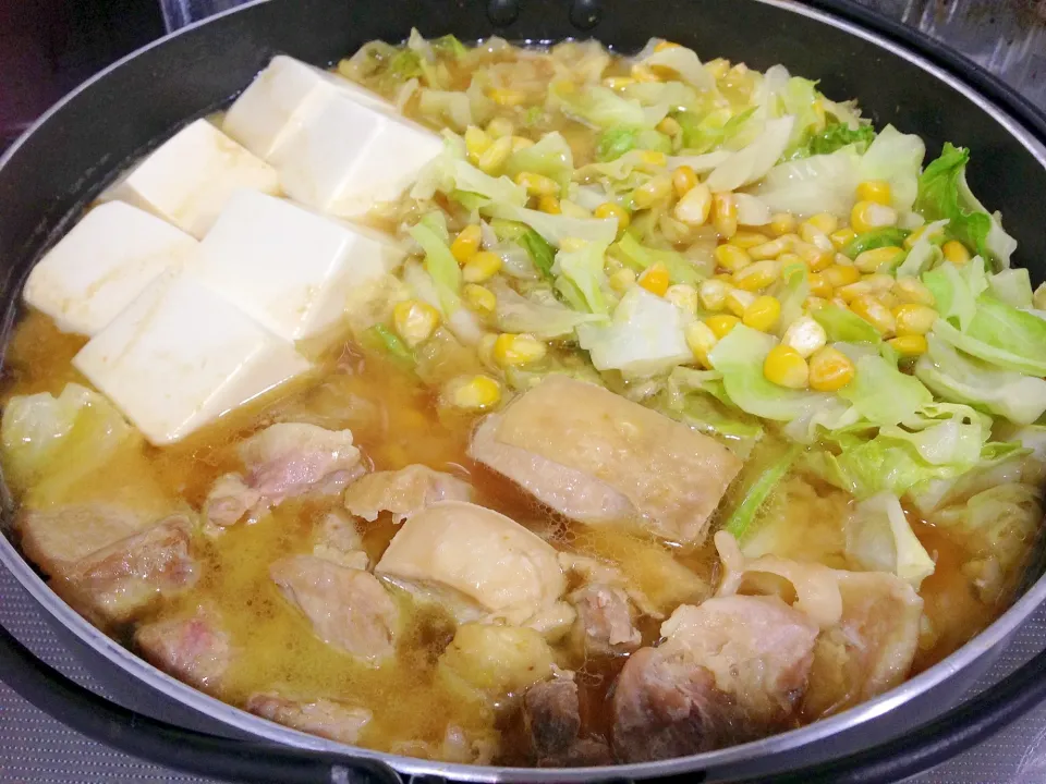 うーころちゃんさんの簡単手作り☆鶏肉とキャベツの味噌バター鍋 #楽天レシピ|楽天レシピさん