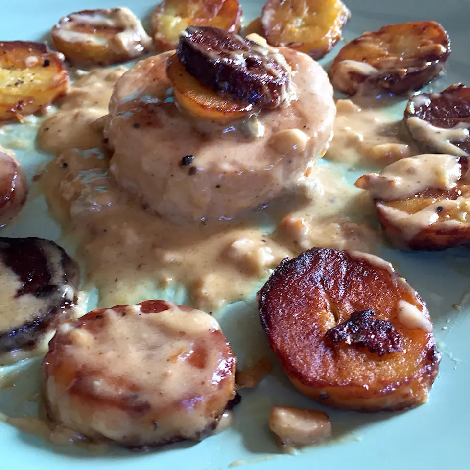 Tournedos de Dinde, Crèmée de Gorgonzola au Paprika et Pommes de terre Sautées.|PHILIPPEさん