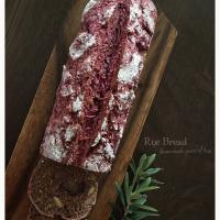 赤いドイツパン🥖                                            nonさんの混ぜて焼くだけのドイツパン。。。