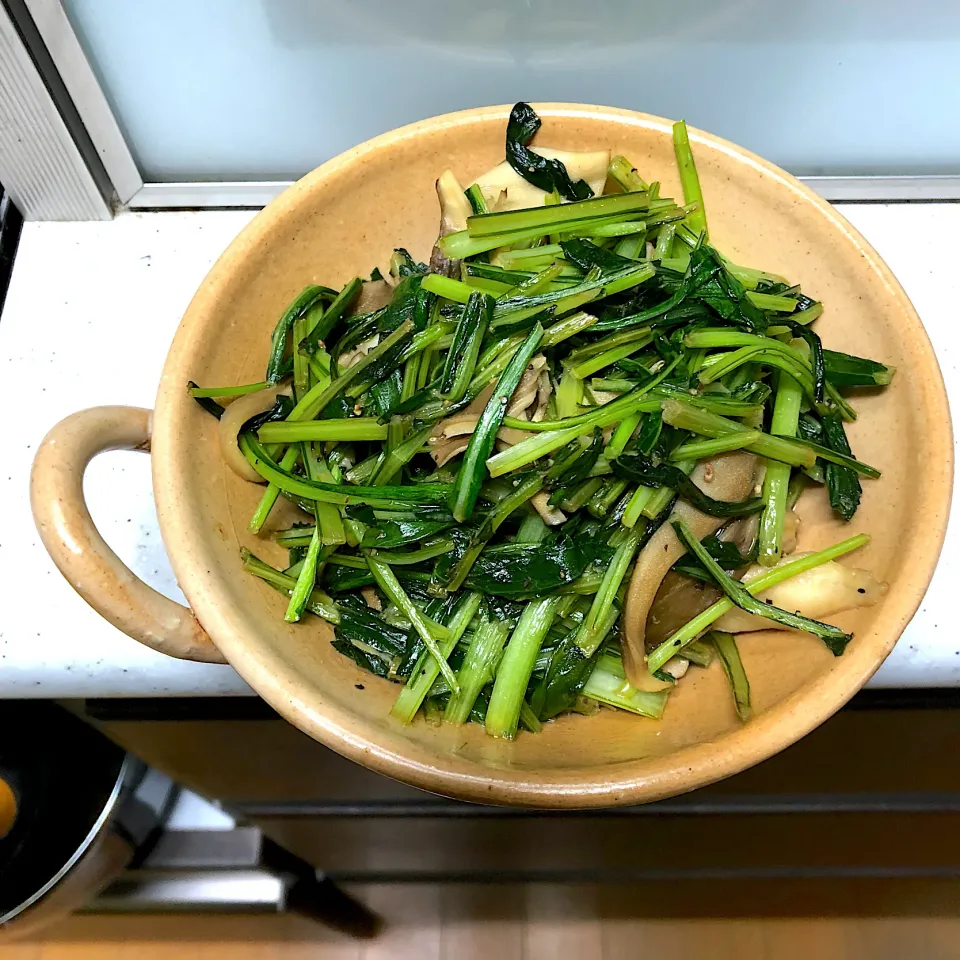 空芯菜と舞茸のマヨ炒め|ラブリー心愛さん