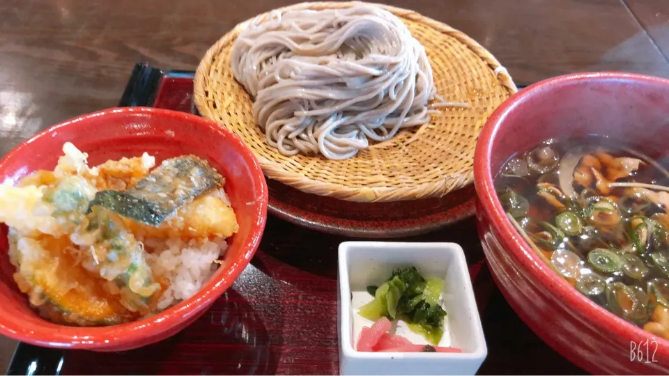 🌸ランチ🌸（四元豚 ）豚葱つけ麺蕎麦 ミニ天丼|yukiさん